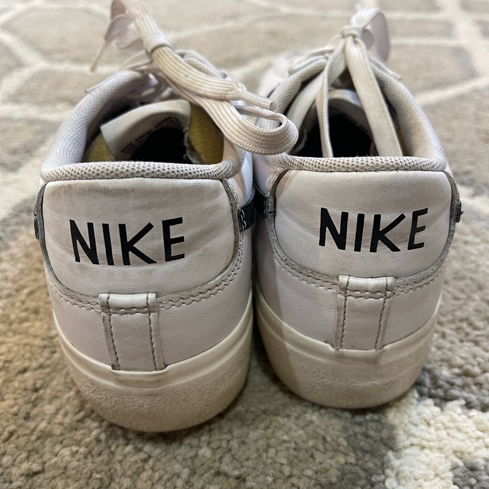Nike Blazers - Picture 3 of 5